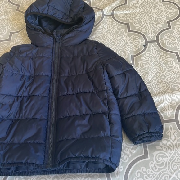 🛝 Toddler Puffer Jacket 🛝 - Picture 3 of 8